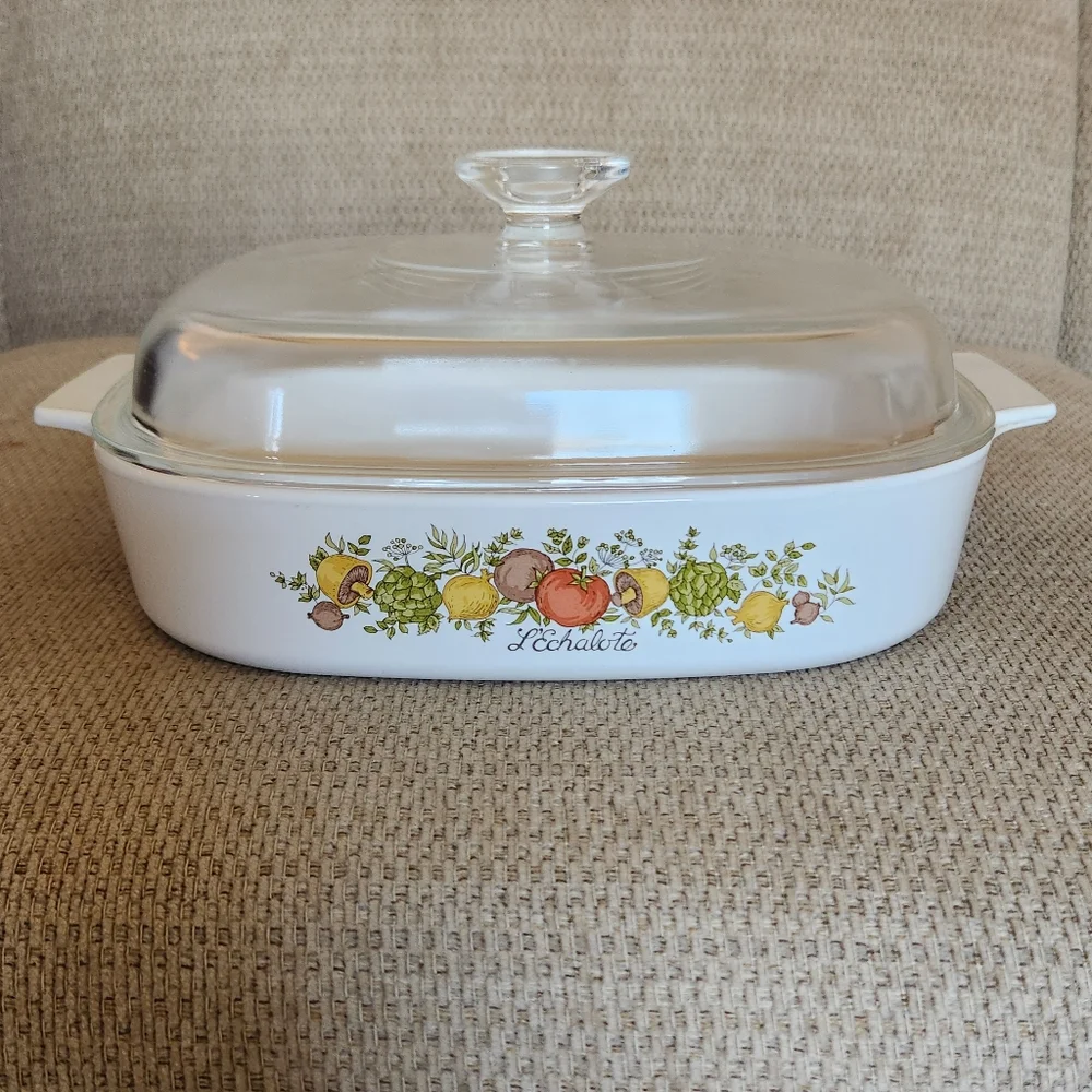Vintage Corningware 2.5 L Spice of Life Large Casserole Dish and Trivet Mushroom